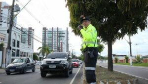 Concurso Manaus vereador pede edital para agentes de trânsito