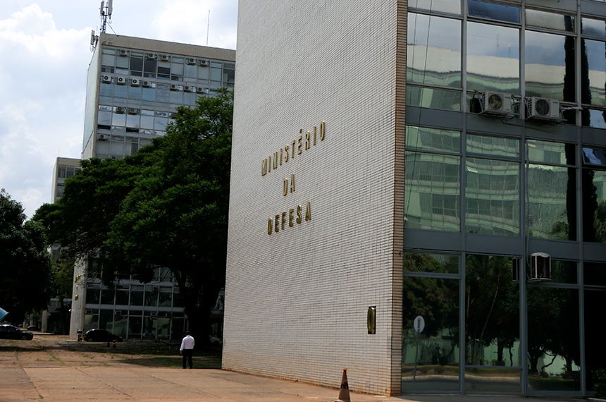 Concurso Ministério da Defesa: edital autorizado; 148 vagas para docentes