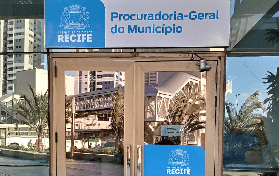 Imagem - Concurso público: filho de procuradora do TCE fura fila PCD e é nomeado procurador