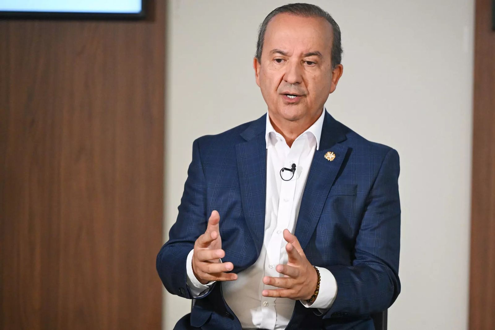 Imagem - Governador sanciona lei que proíbe cotas raciais em universidades de Santa Catarina