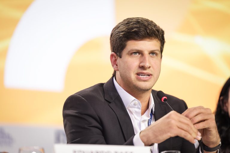 Polêmica envolvendo concurso: Câmara arquiva pedido de impeachment contra João Campos