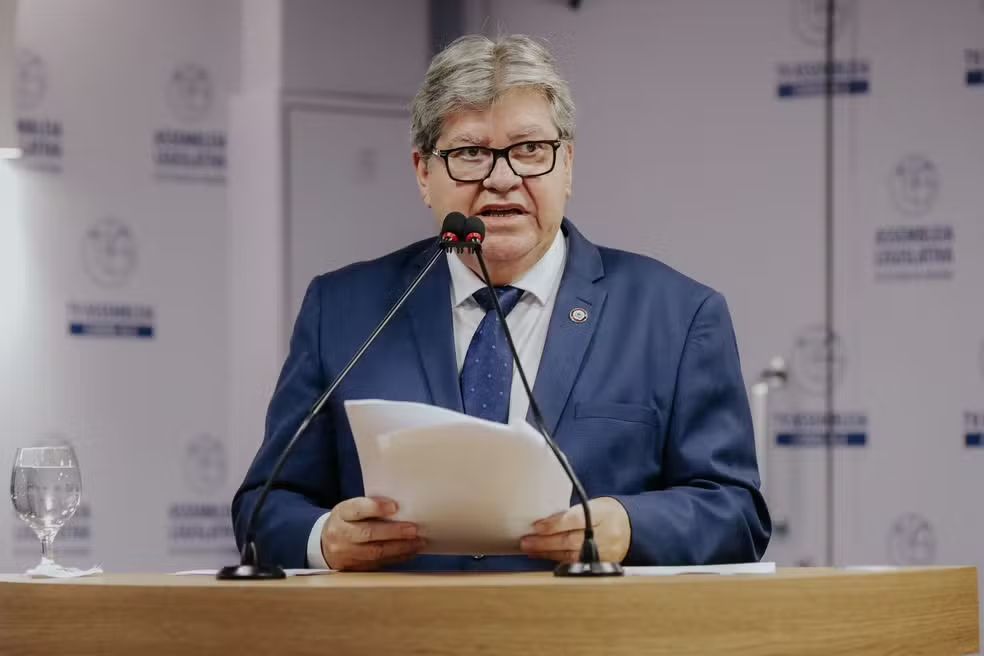 Imagem - Governador da Paraíba anuncia reajuste de 10% para todos os servidores estaduais em 2026