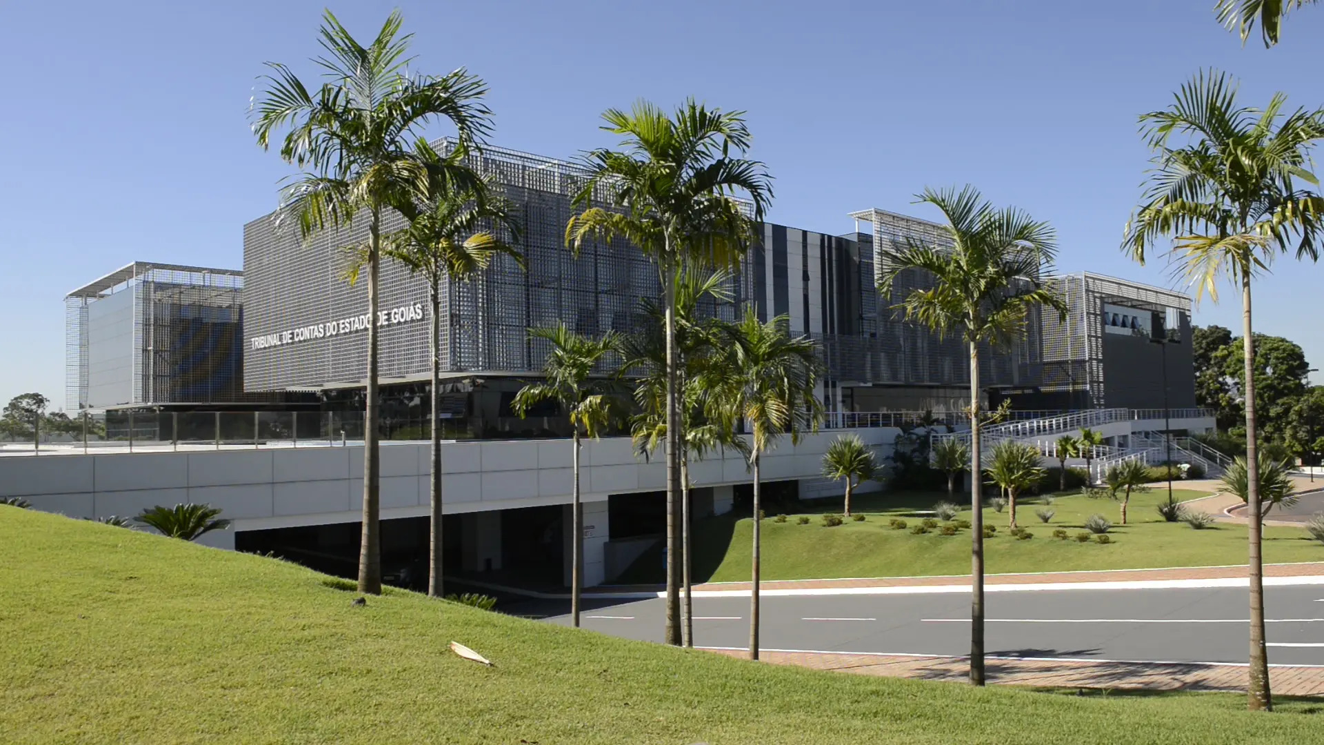 Imagem - Edital concurso TCE GO publicado: 16 vagas para Técnico; R$ 11,8 mil!