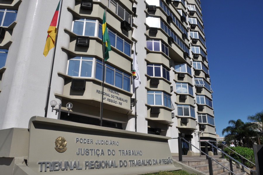 Imagem - Edital TRT 4 (RS) publicado: CR para Analista e Técnico; até R$ 16 mil!
